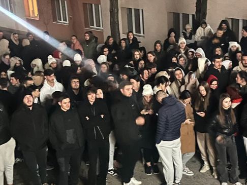 6cb4aefc-5e2a-4ab0-a23c-05760af5e122