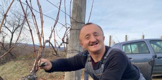 Ivan ima bolest od koje kosti stalno pucaju, ali studira, radi, vozi traktor i auto: “Život je lijep..”