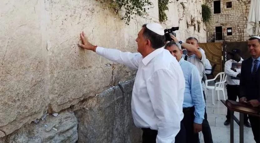 Historija kao slaba tačka: Dodik iz Jerusalema traži “vraćanje” Sarajevske hagade u Izrael