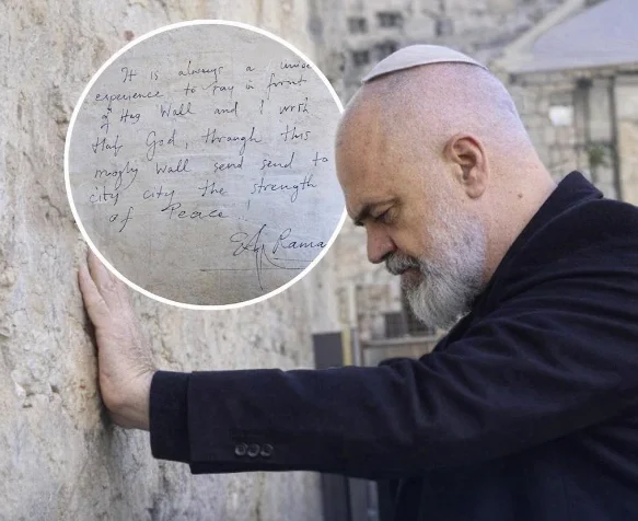 Edi Rama u posjeti Zidu plača u Jerusalemu: „Neka Bog kroz ovaj zid pošalje poruku mira“