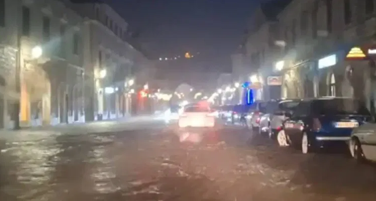 Jake padavine pogodile Hercegovinu: Ulice pod vodom, padao i grad (VIDEO)