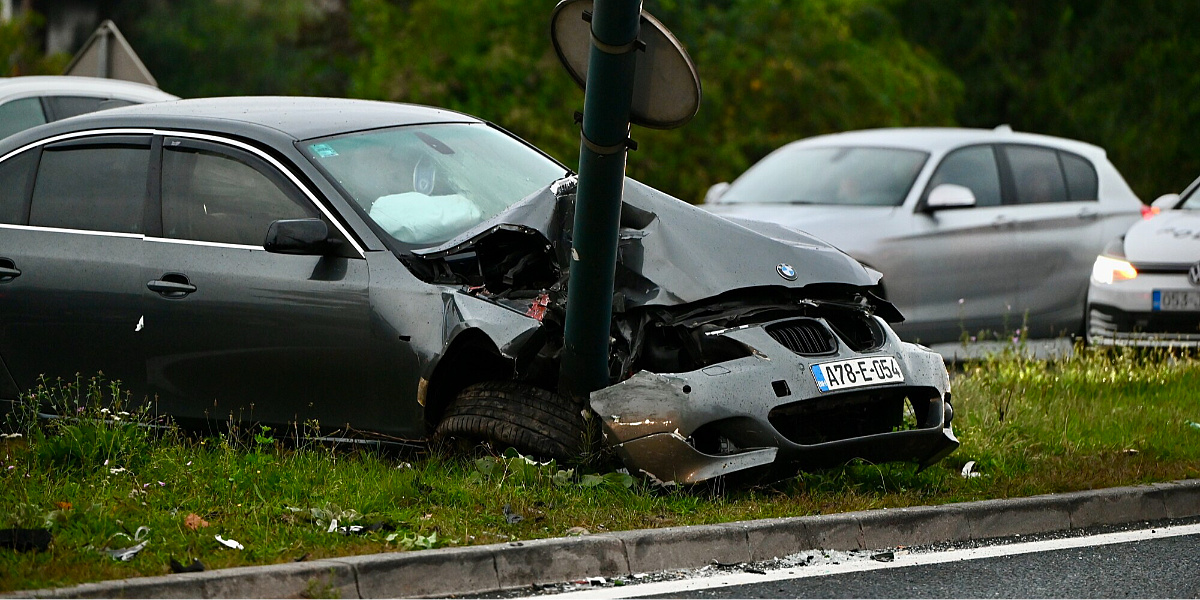 Nova tragedija u BiH: Autom sletio s ceste i udario u stub, suvozač poginuo na licu mjesta