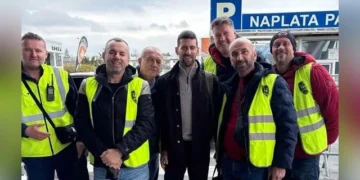 Novak Đoković stigao u Sarajevo, pozirao s taksistima