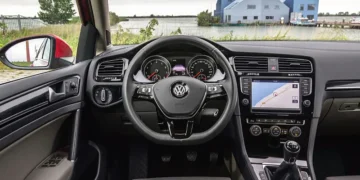 Volkswagen kaže da je “iPhone era” gotova: Vraćaju se fizičke tipke