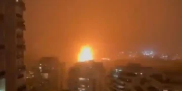 Izrael pod opsadom: Ujedinjeni Jemenski i Iranski balistički napad pretvorio noć u dan (VIDEO)
