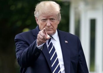 Trump psuje i prijeti Iranu: Otvorite Hormuški moreuz, vi ludi gadovi