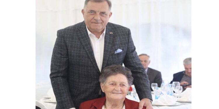 Preminula majka Milorada Dodika, oprostio se emotivnom porukom