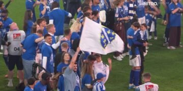 Hurtić odgovorio Karamatiću: Zastava s ljiljanima je legalna, “ako si hrabar – prijavi i Schalke”