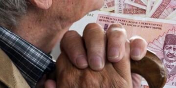 Za 20 godina radnog staža: Prije 1. januara 666,76 KM, poslije 470,83 maraka