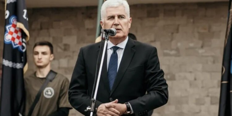 Nakon sramnog skandiranja navijača u Mostaru, oglasio se Čović: Evo šta je poručio