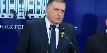 SNSD kreće u obračun sa Šmitom: Traži ukidanje njegovih odluka