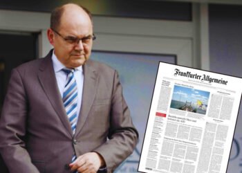 NJEMAČKI LIST SVE OTKRIO: Evo šta stoji iza prisilnog odlaska Christiana Schmidta…
