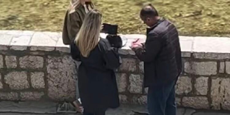 Pogledajte intervenciju sarajevskih revizora: Djevojke nisu imale tramvajsku kartu, a to ih je skupo koštalo na kraju