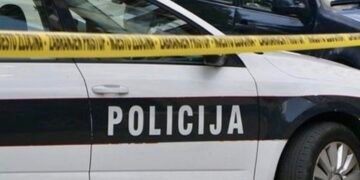 Užas u Kiseljaku: Muškarac ubio punicu i ranio suprugu. Specijalci na terenu, grad blokiran