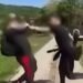 Uznemirujući snimak iz BiH: Maloljetnik brutalno pretukao vršnjaka, ostali sve snimali