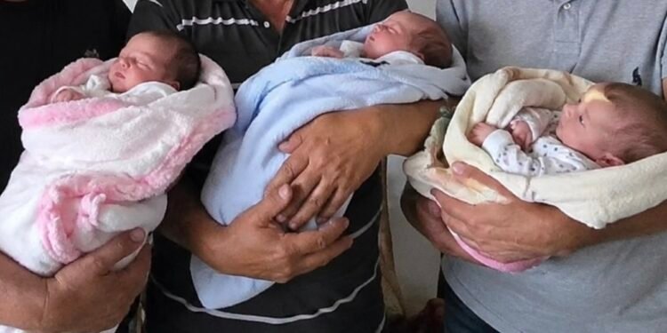 Lijepa i neobična priča iz Hercegovine: Trojica braće istoga dana postali djedovi