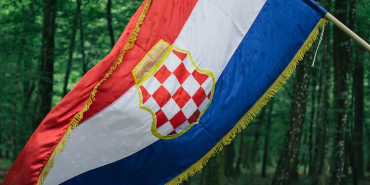Burno na stadionu u Žepču: Navijačima sklonjena hrvatska zastava