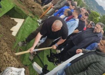 Klanjana dženaza Sejdi Bešlić: Ukopana pored svog Halida