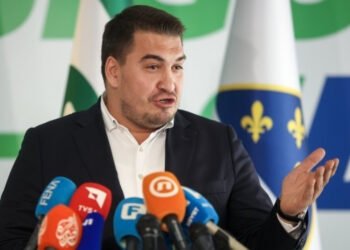 HRVATI SE RASPISALI O ZAHIRAGIĆU NAKON ŠTO IM JE OČITAO LEKCIJU U ZAGREBU: “Ne može Neum, tu imamo vikendice” (VIDEO)