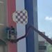 USIJANJE U SREDNJOJ BOSNI: U Novom Travniku izvješena ogromna zastava takozvane Herceg-Bosne (FOTO)