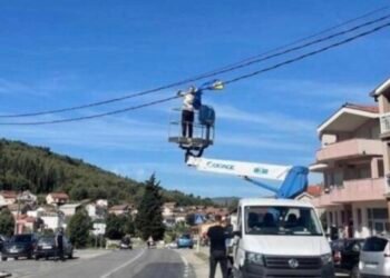 Elektroprivreda HZHB uz pomoć policije u Čapljini uklonila 150 zastava BiH?