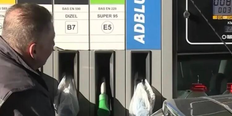 Evo koliko košta litar: Napokon jefitniji benzin i dizel u BiH