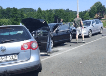 Teška tragedija kod Banje Luke: U sudaru četiri automobila poginule tri osobe, dvije teško povrijeđene