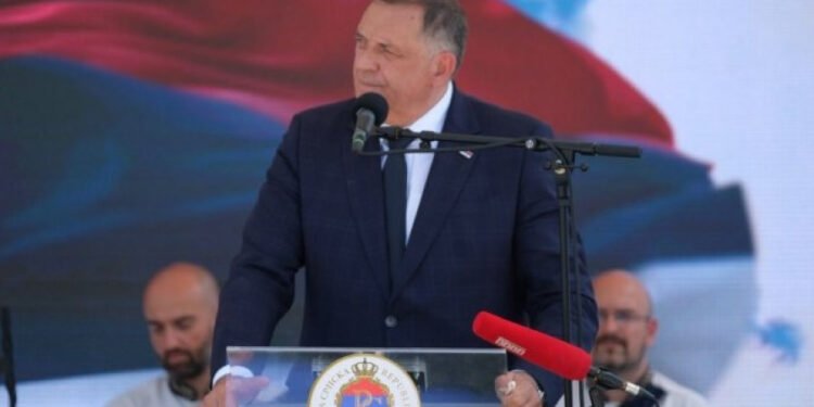 DODIK DOŽIVIO DO SADA NEVIĐENO BLAMIRANJE U RS-u: Na javnom skupu pljuvao po muslimanima, a onda su ga veterani RS-a žestoko kaznili…
