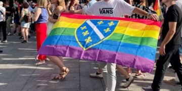 Oglasili se roditelji mladića sa Bh. povorke ponosa: „Sve ćemo tužiti“