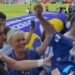 Prizor za pamćenje: Evo koga je Džeko našao na tribinama te mu obukao dres u kojem je odigrao utakmicu