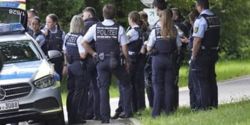Njemačka: Roditelji iz Srbije osumnjičeni da su bebi i trogodišnjem djetetu davali pivo