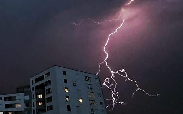 BH Meteo upozorava: Večeras prijete jako nevrijeme, grmljavina i bujične poplave u dijelovima BiH
