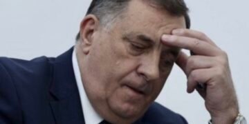 MUK U LAKTAŠIMA: Milorad Dodik manji od makovog zrna, nakon imenovanja Amerikanca za vršioca dužnosti visokog predstavnika…