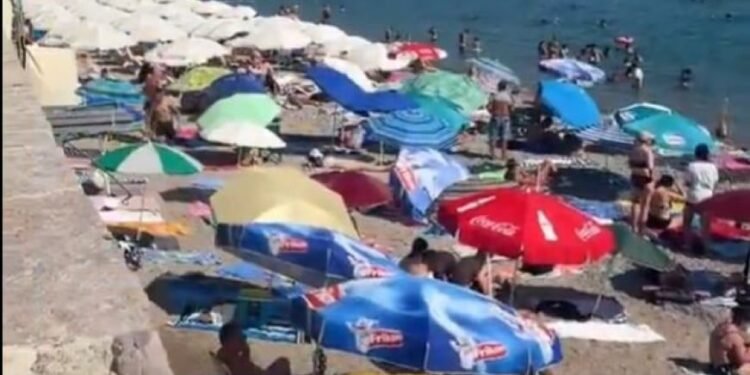 Kafa 3 KM, doručak 8 KM, apartman od 40 KM: Ovo je jedno od najpovoljnijih ljetovališta na Jadranu