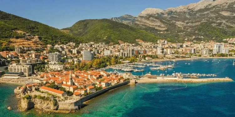 Napad na izraelske turiste u Budvi: Jedna osoba zadobila prelom vilice