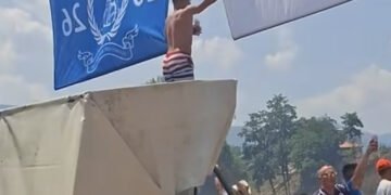 (VIDEO) ŠOKANTNI SNIMCI NA DRINSKOJ REGATI! Učesnici u glas pjevaju “Nosila ti Drina šleper…”
