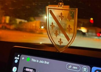 DRAMA NA PUTU PREMA CAZINU: Policija RS-a tražila da iz vozila ukloni ljiljane, zaprijetili su mu…