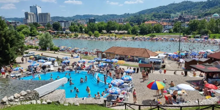 Stariji muškarac snimao djecu i žene na Panonskim jezerima, intervenisala policija