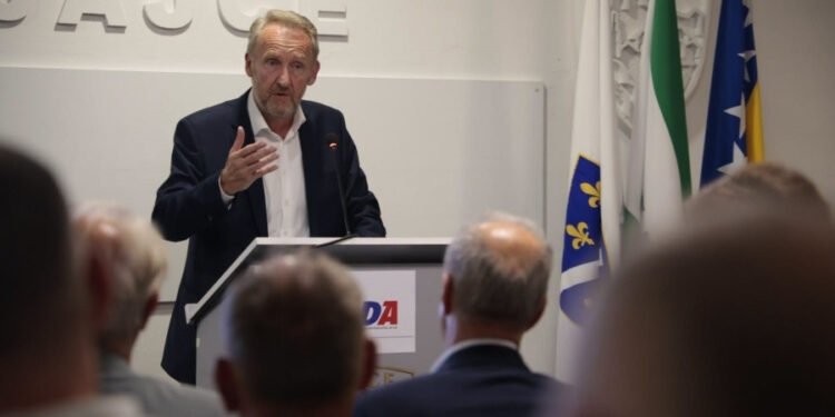 IZETBEGOVIĆ OŠTRO IZ JAJCA: “BiH je danas u najtežoj situaciji od Daytona, Dodik je amnestiran, a Trojka mu je prva pružila ruku spasa”