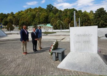 Pogledajte gdje su Američki kongresmeni na dan sahrane ratnog zločinca