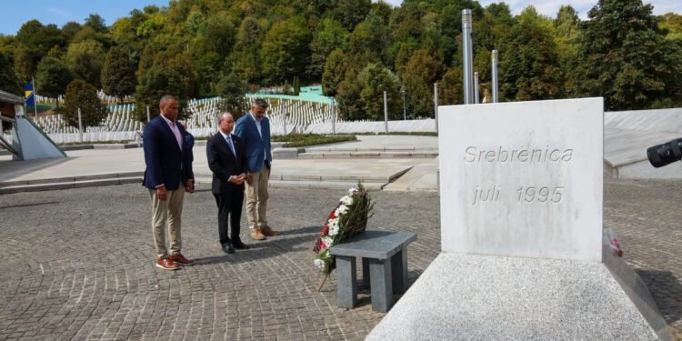 Pogledajte gdje su Američki kongresmeni na dan sahrane ratnog zločinca