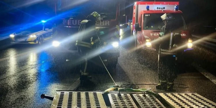 Teška nesreća u Austriji: Bračni par iz BiH povrijeđen, ženu izvlačili vatrogasci iz automobila